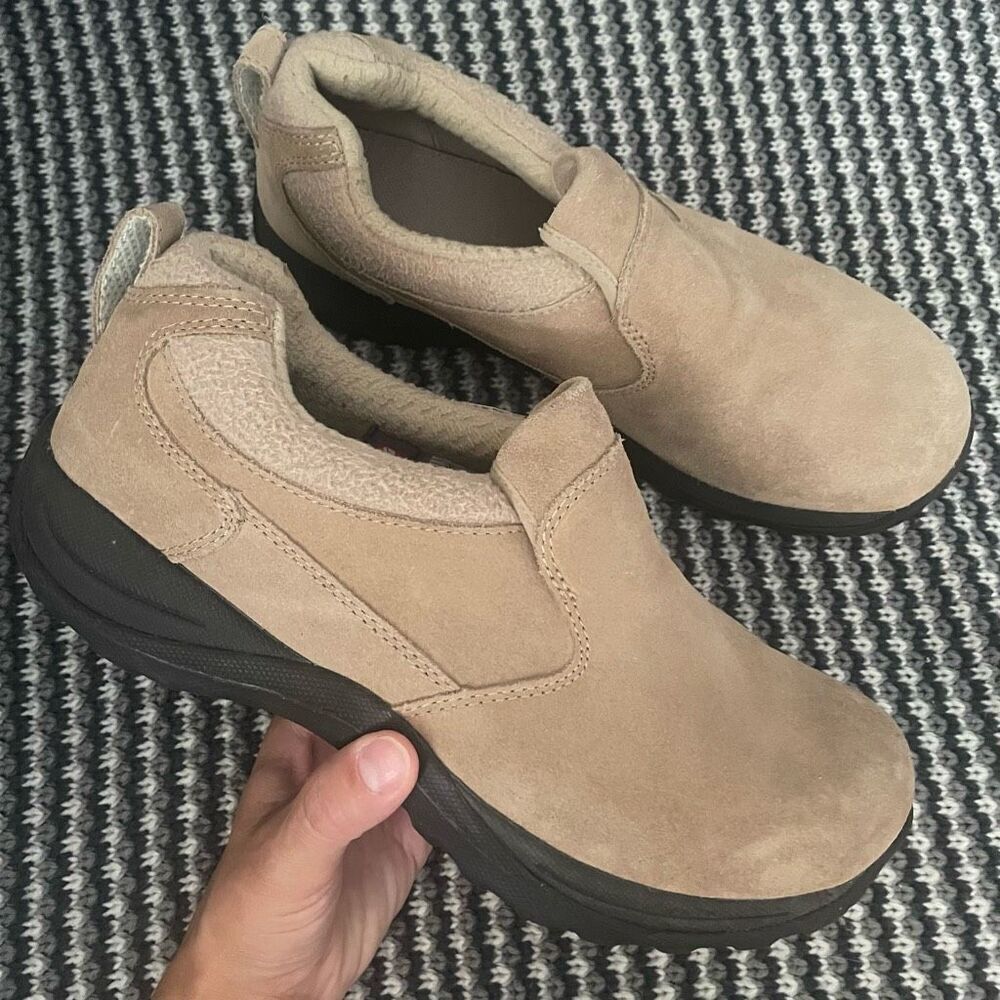 L.L. Bean slip on moc women’s shoe size 9
